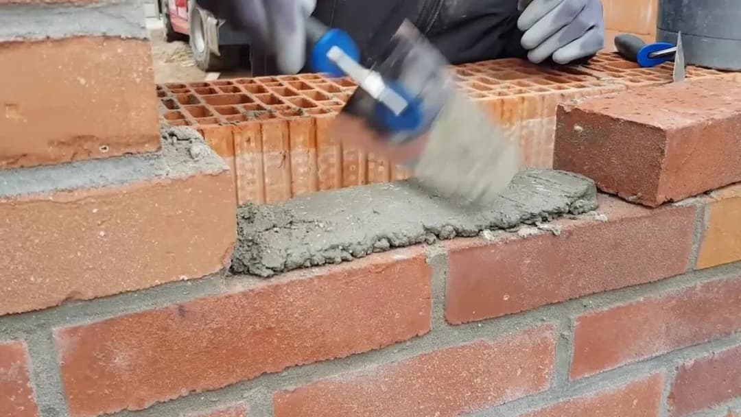 Zaprawa murarska do tynkowania - poznaj prawdę o możliwych zagrożeniach