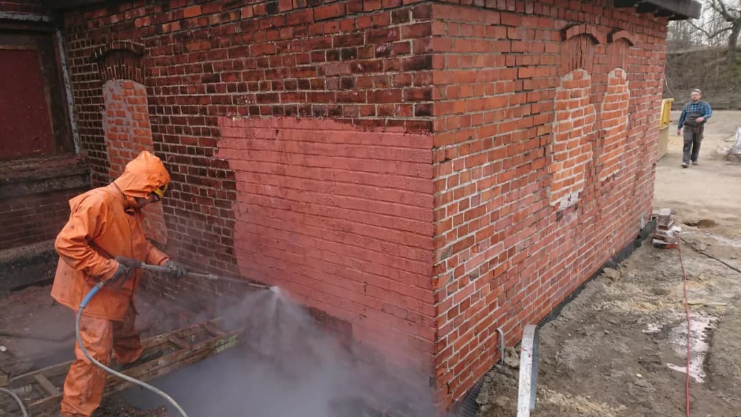 Skuteczne metody czyszczenia cegły z zaprawy: 5 sprawdzonych sposobów