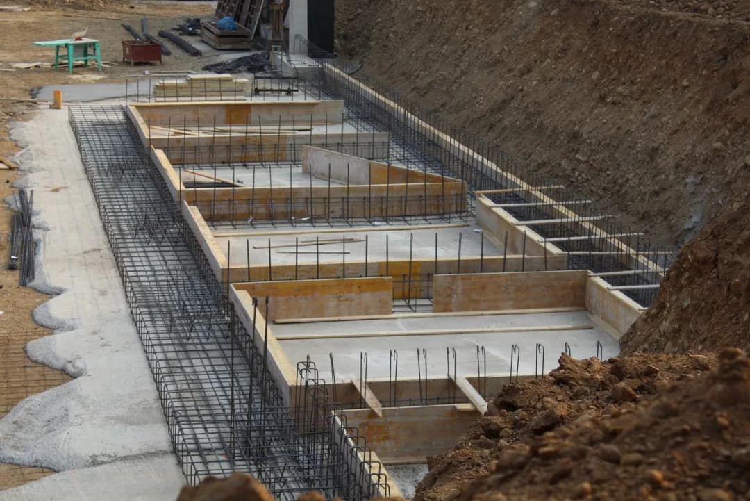 Jakie przepusty w fundamencie? Poznaj kluczowe typy i ich zastosowanie